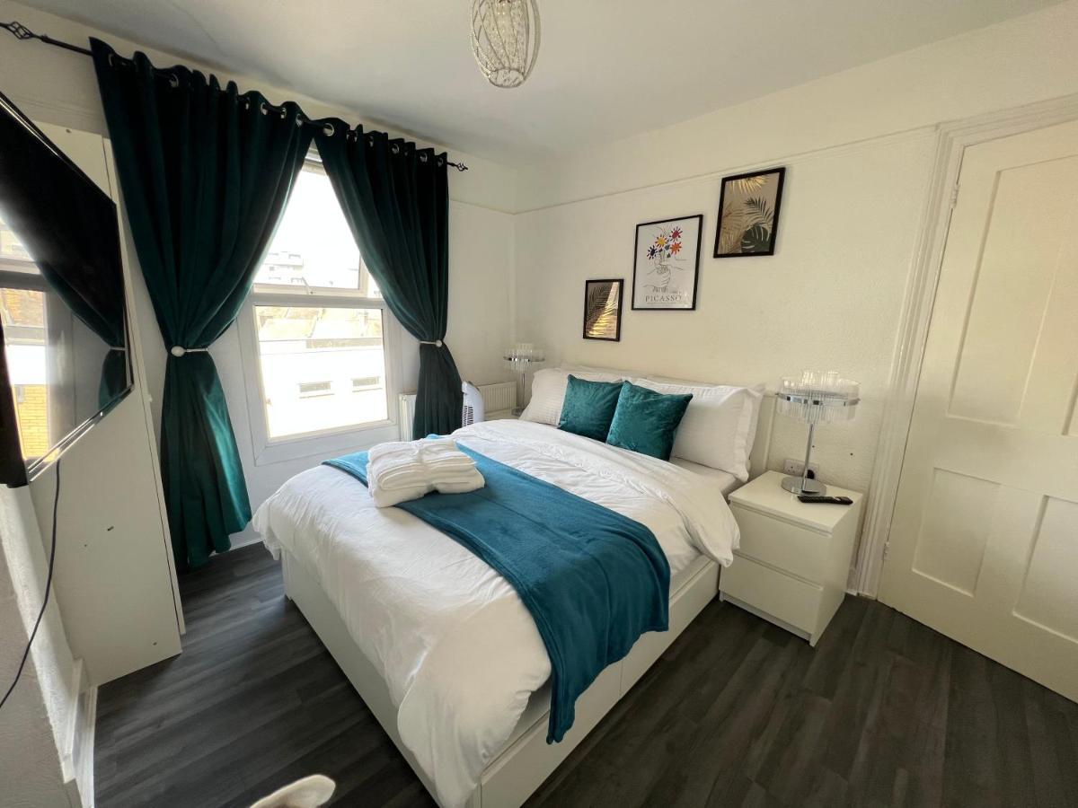 Luxury 1Bed Holiday Flat-10 Minutes From London Bridge & 3Mins Walk To Lewisham Dlr Apartment ภายนอก รูปภาพ