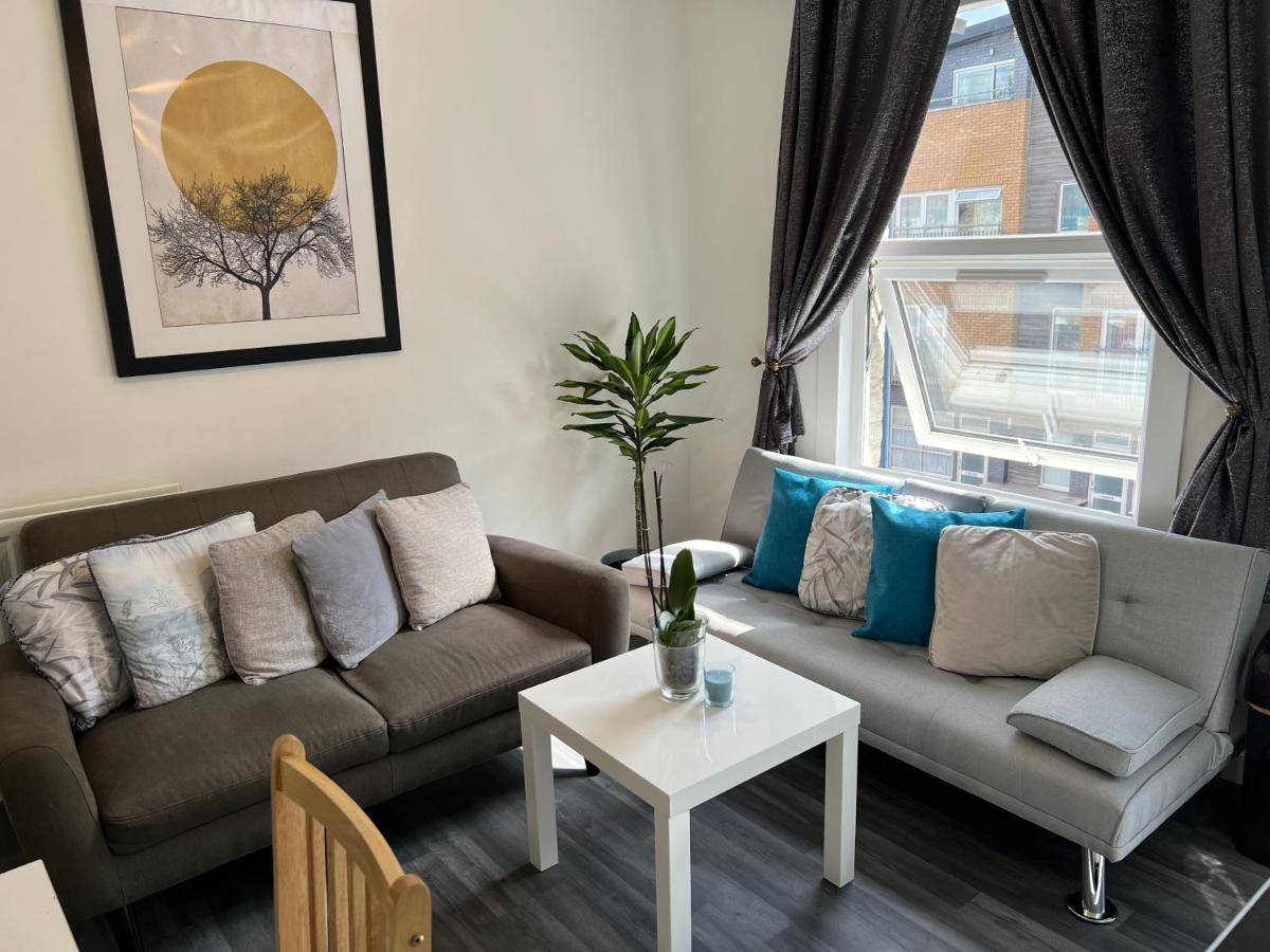 Luxury 1Bed Holiday Flat-10 Minutes From London Bridge & 3Mins Walk To Lewisham Dlr Apartment ภายนอก รูปภาพ