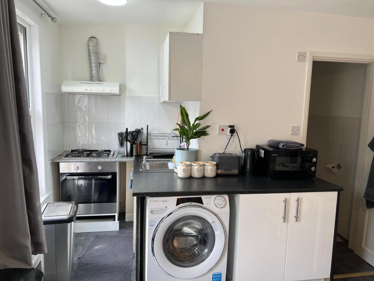 Luxury 1Bed Holiday Flat-10 Minutes From London Bridge & 3Mins Walk To Lewisham Dlr Apartment ภายนอก รูปภาพ