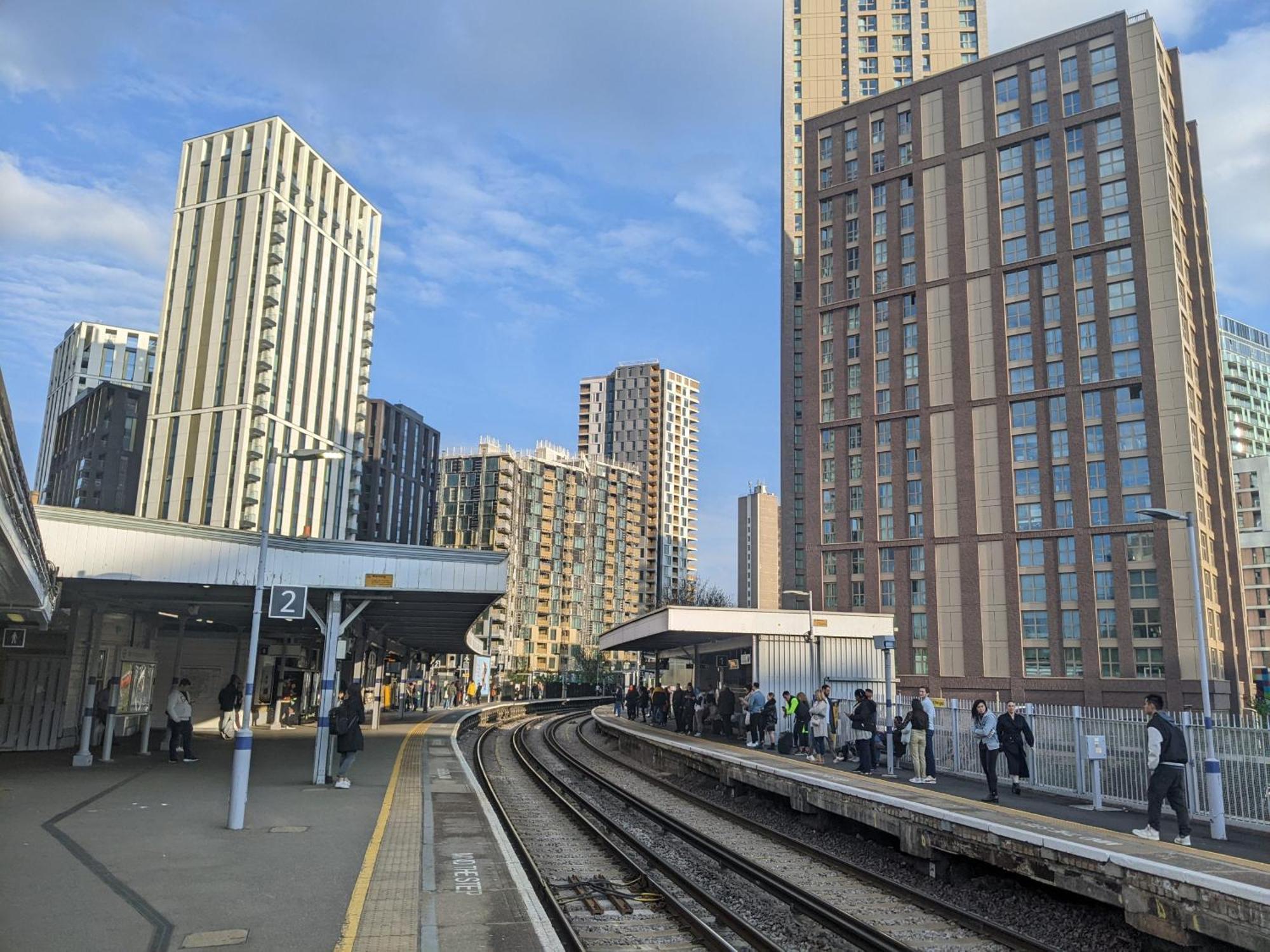 Luxury 1Bed Holiday Flat-10 Minutes From London Bridge & 3Mins Walk To Lewisham Dlr Apartment ภายนอก รูปภาพ